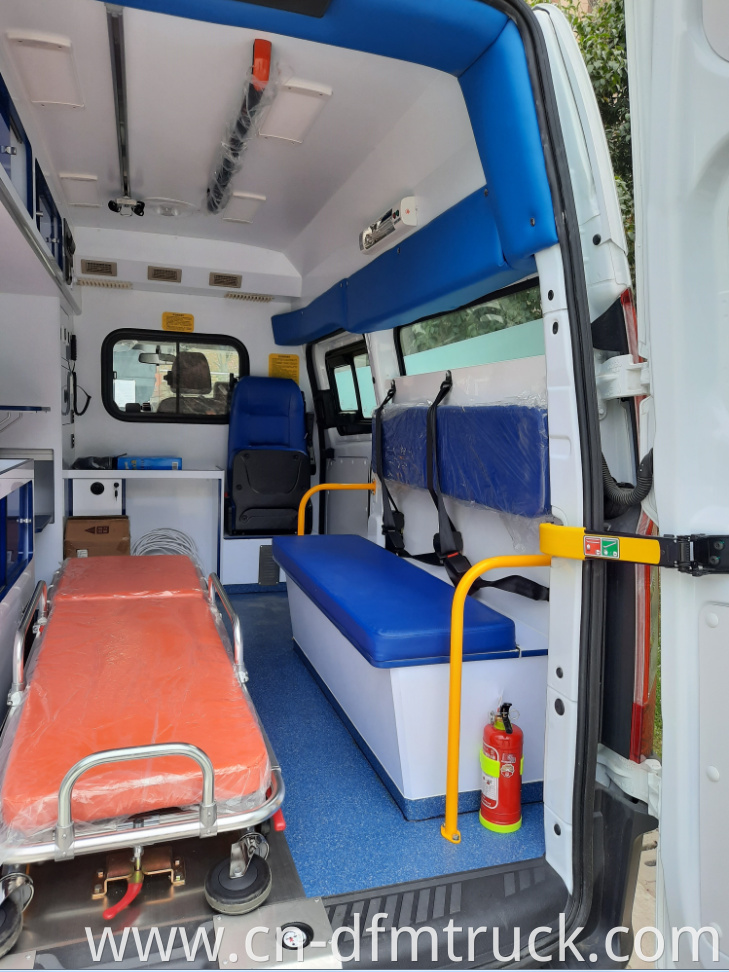 FORD TRANSIT AMBULANCE 8